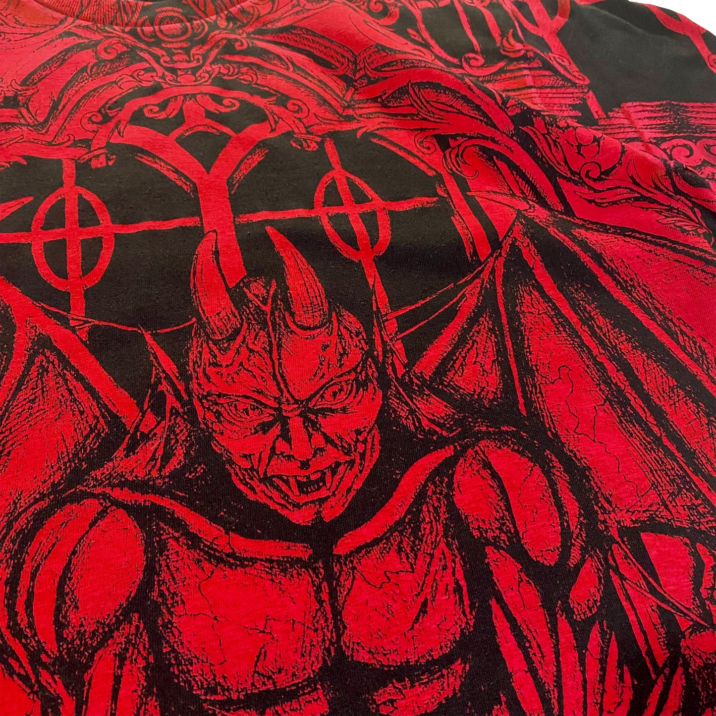 GARGOYLE RED/BLACK